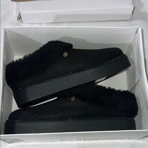 Elegant Black Women's Fur Slippers
